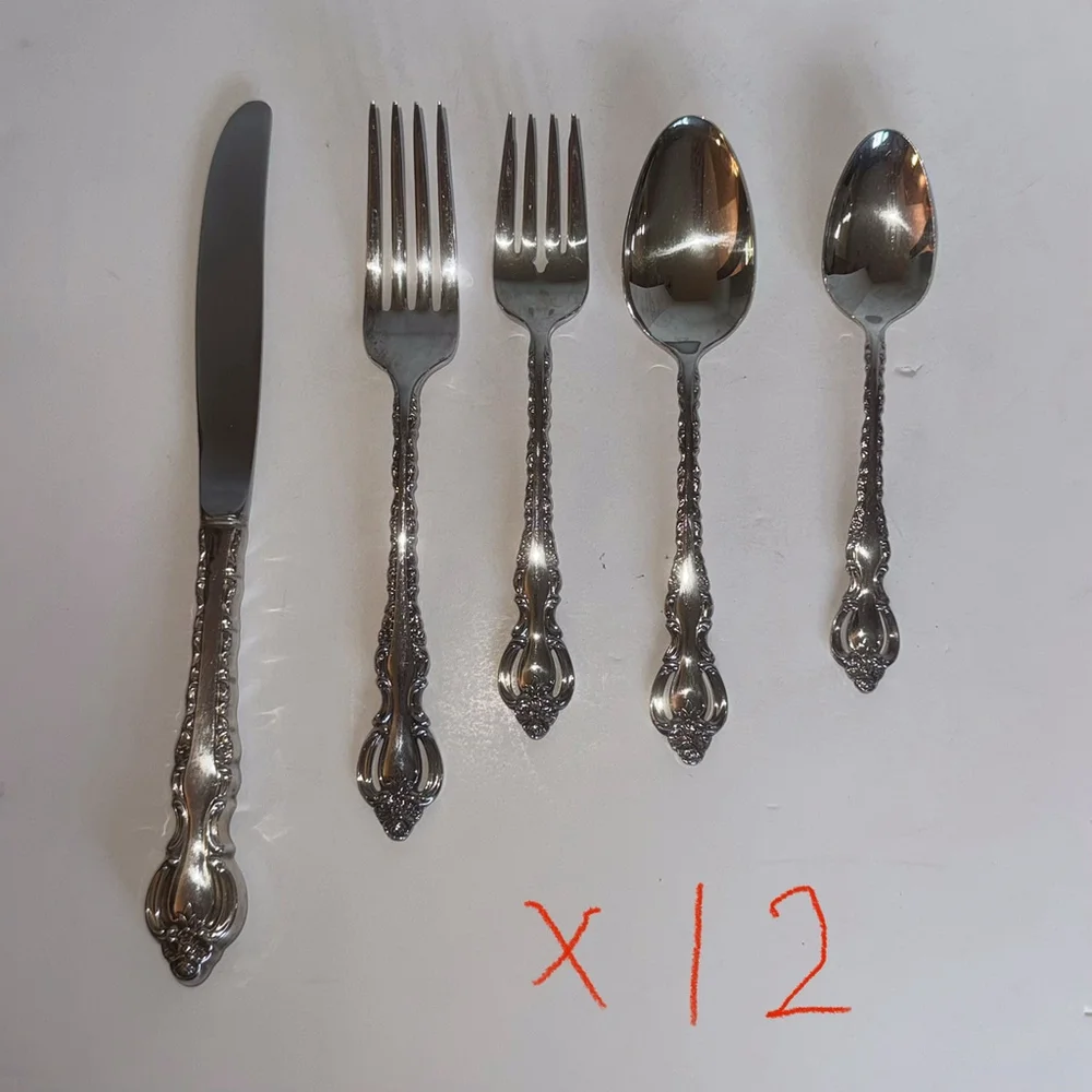 International Deepsilver SilverPlate Flatware Set 62 PCs 12 Servings Orleans Box